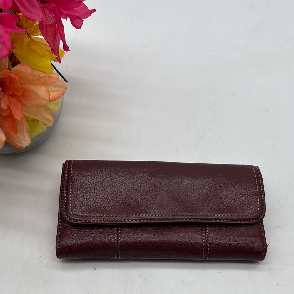 Clarks Elegant Burgundy Standard Size Leather Wallet
